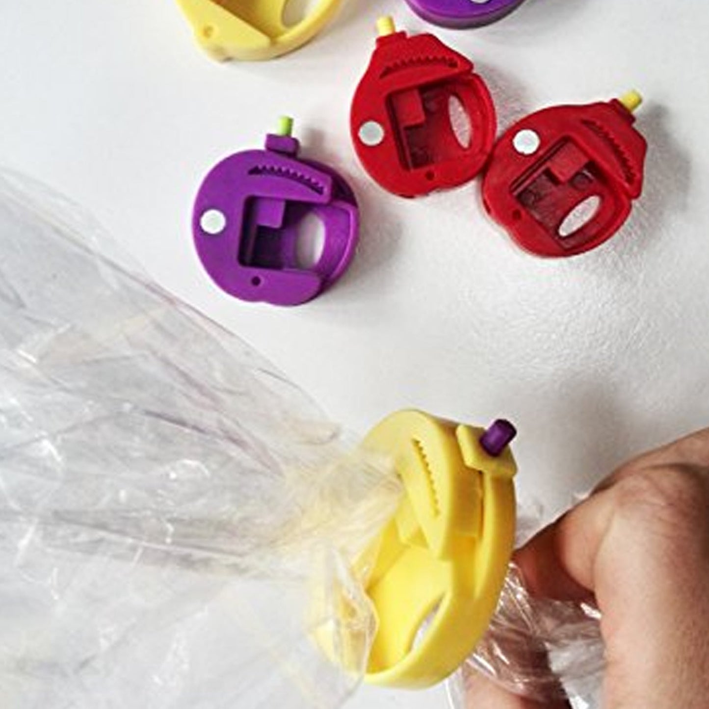 4287 2 Pc Round Shape Bag Clip Fruit Snacks Magnetic Seal Bag Clip Food Snack Seal Bag Clips Kids Kitchen Tool Plastic Clip