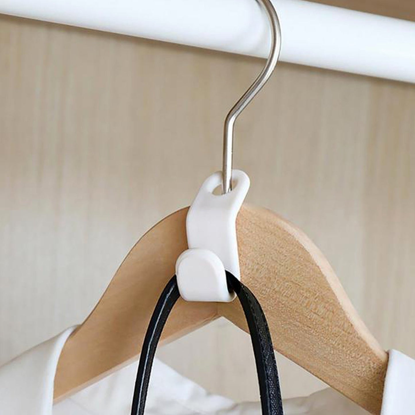 1700 Plastic Clothes Hanger with Non-Slip Pad DeoDap