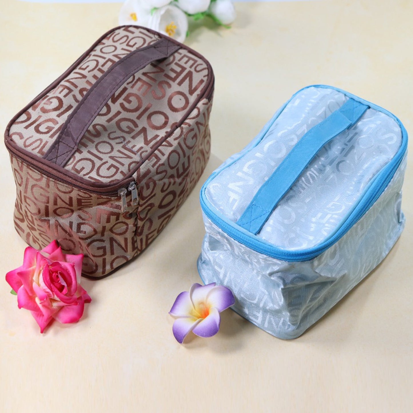 6228 PORTABLE MAKEUP BAG WIDELY USED BY WOMEN’S FOR STORING THEIR MAKEUP EQUIPMENT’S AND ALL WHILE TRAVELLING AND MOVING. DeoDap